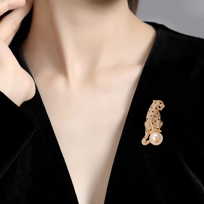 BAINIAN 【豹踞珠华】设计师气质胸针别针扣E130