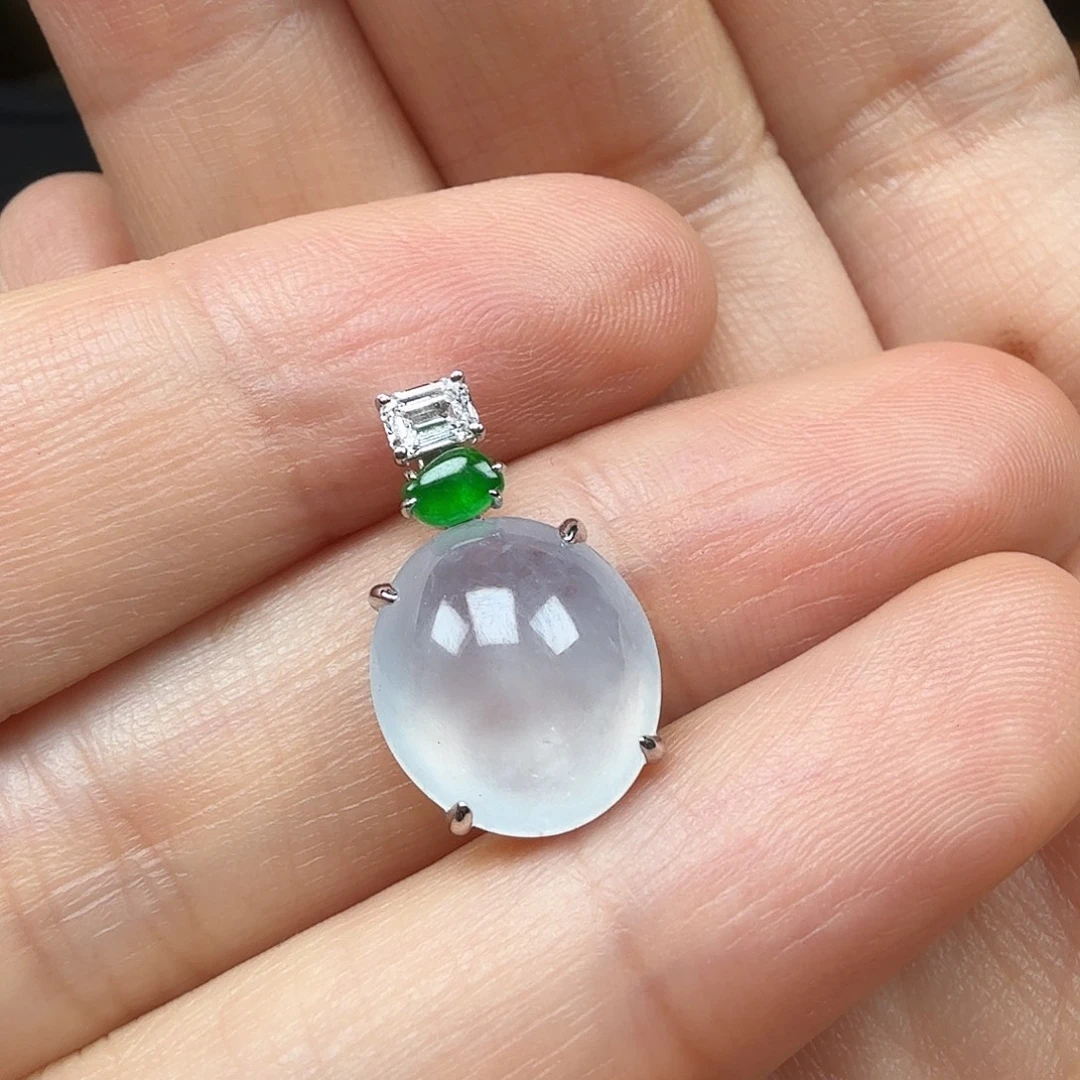 翡翠18K金镶嵌颈饰