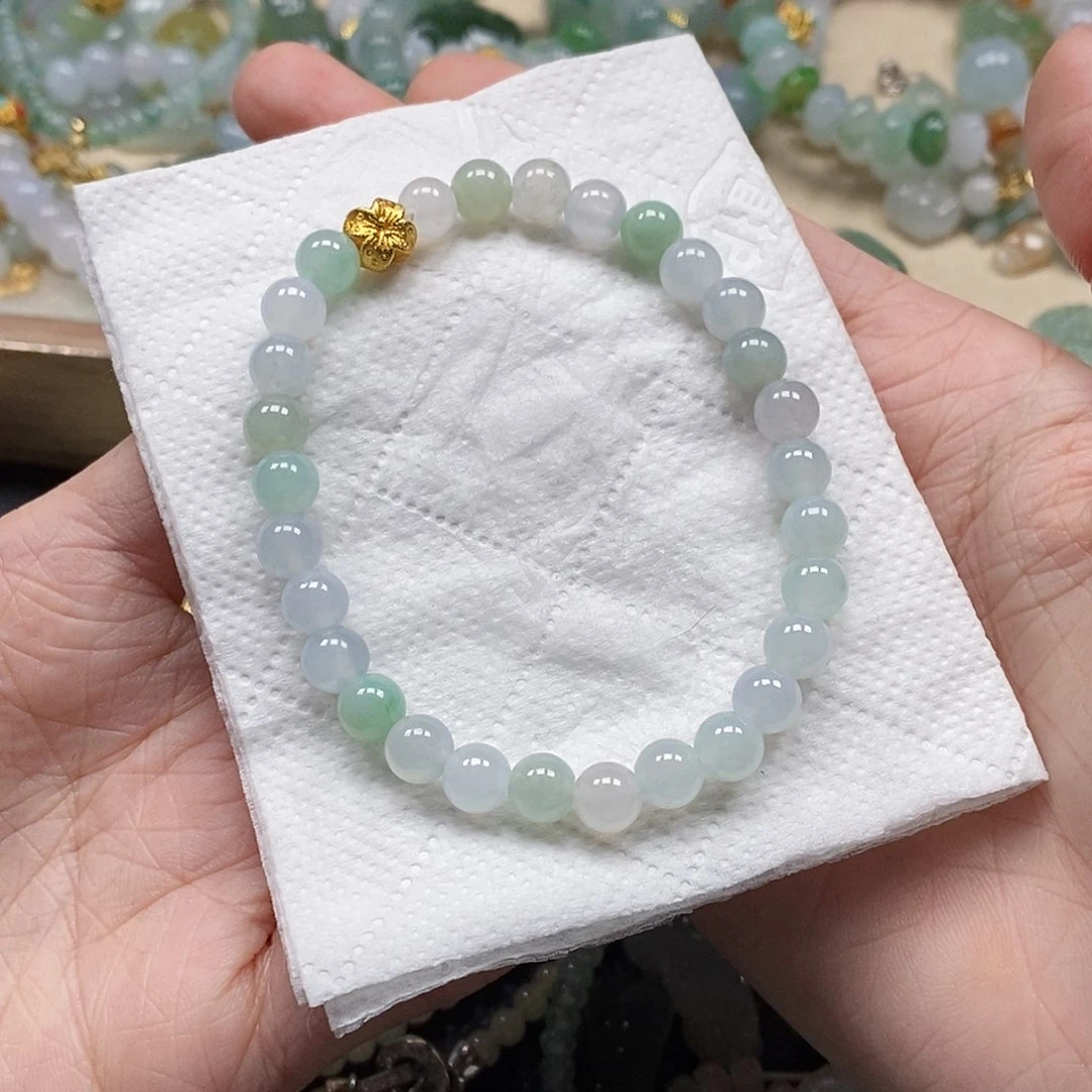 翡翠颈饰未镶嵌闪