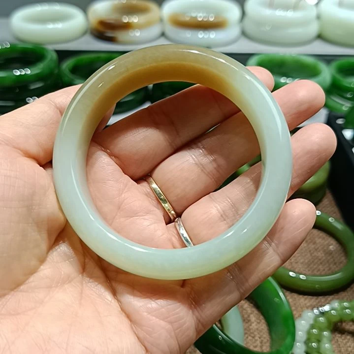 未镶嵌手镯和田玉（糖玉）