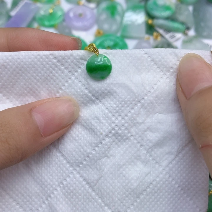 翡翠18K金镶嵌颈饰11111111111