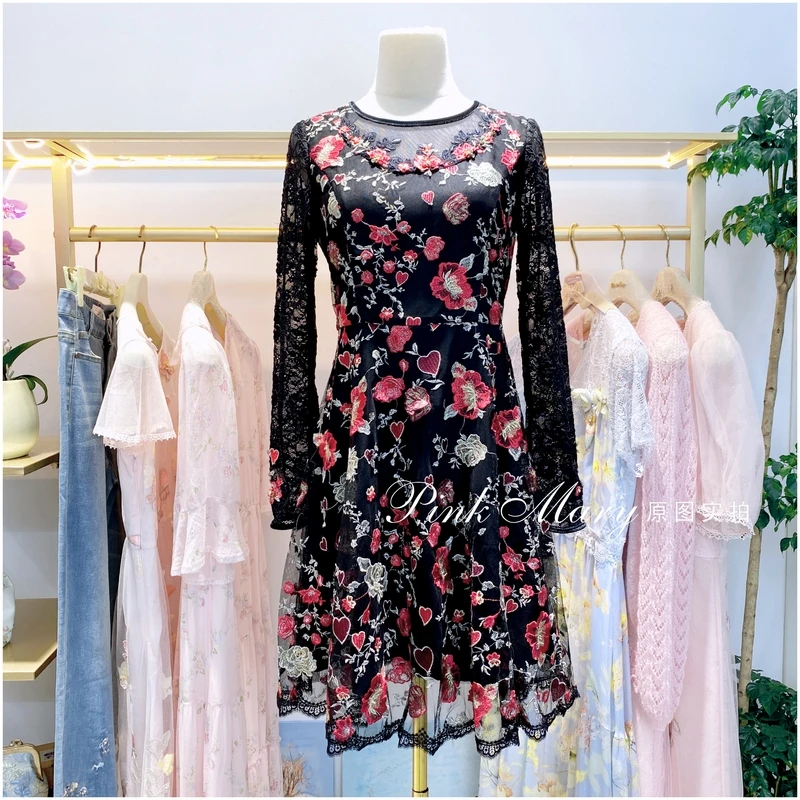 Pink Mary粉红玛琍圆领长袖连衣裙子女时尚老钱风休闲PMAGW556516