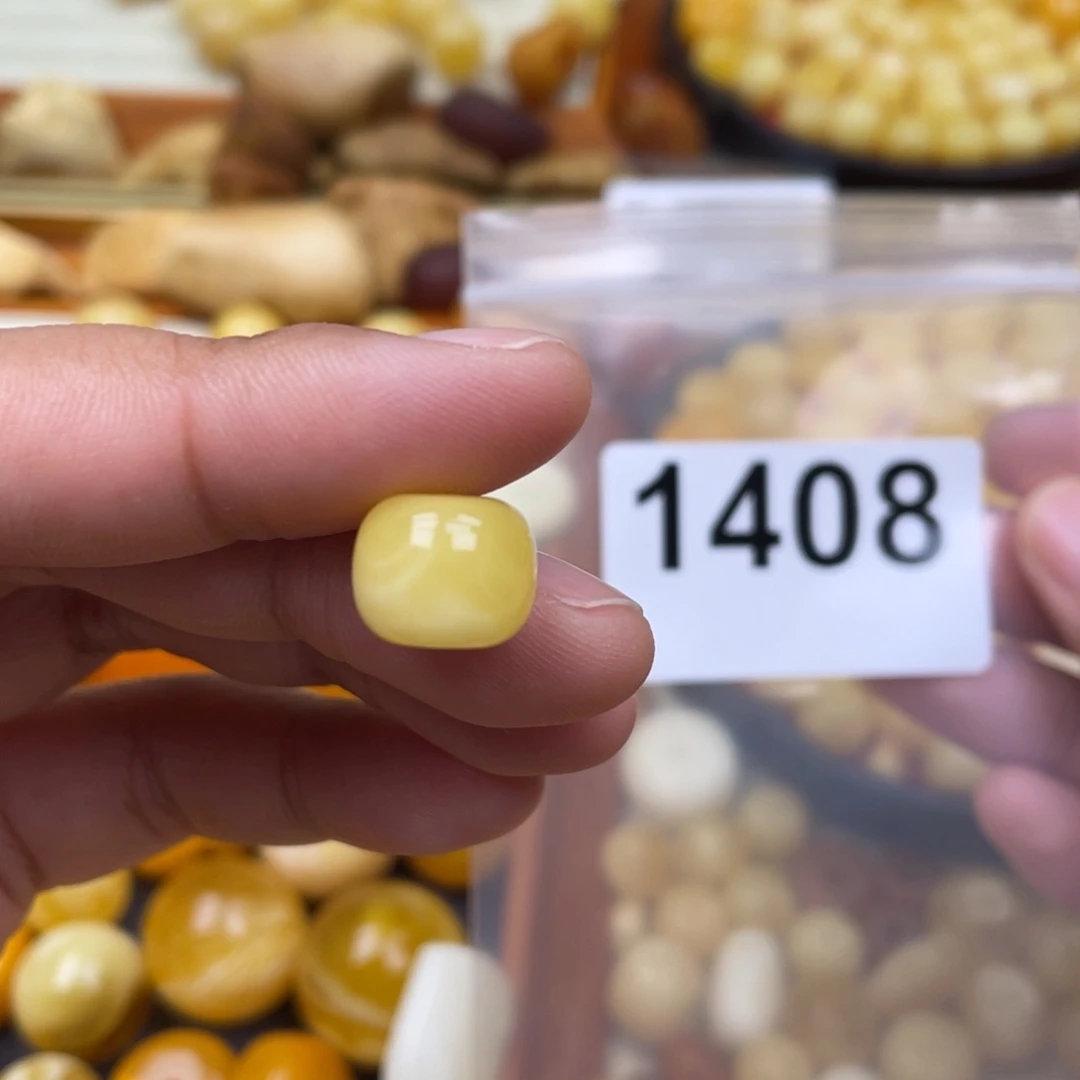 琥珀珠宝奇石未镶嵌小*柒