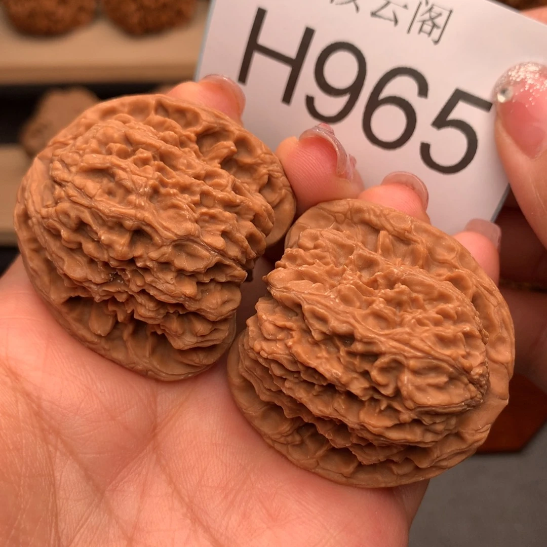 文玩核桃把件41高炮凹地逐鹿南疆石