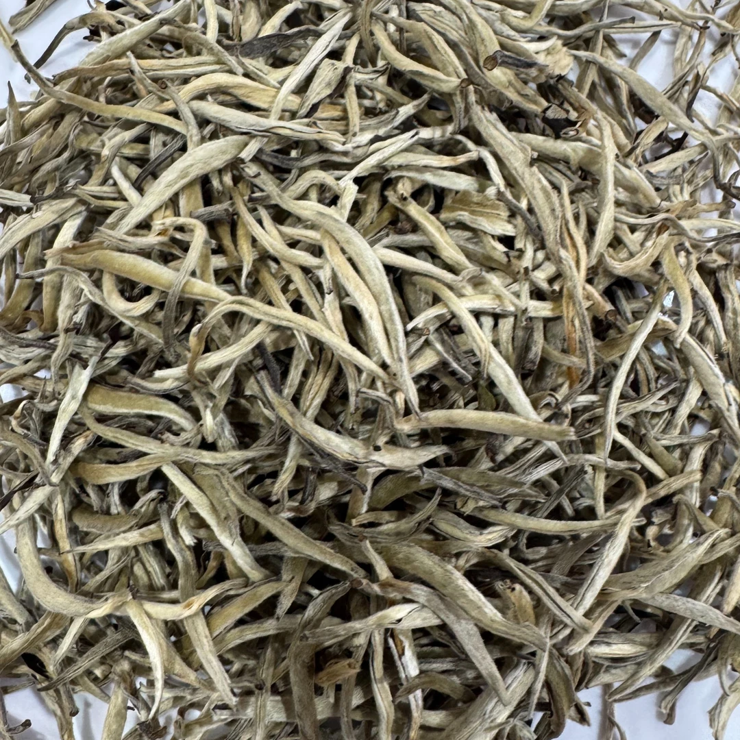 那罕头春古树蜜桃白毫银针云南白茶散茶