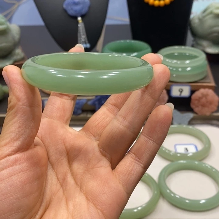 未镶嵌东陵石颈饰拜**不