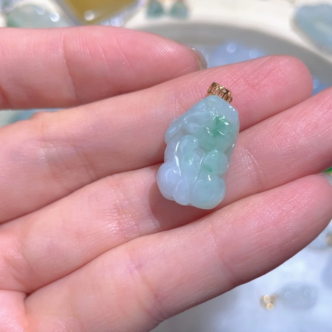 翡翠颈饰18K金镶嵌翡翠