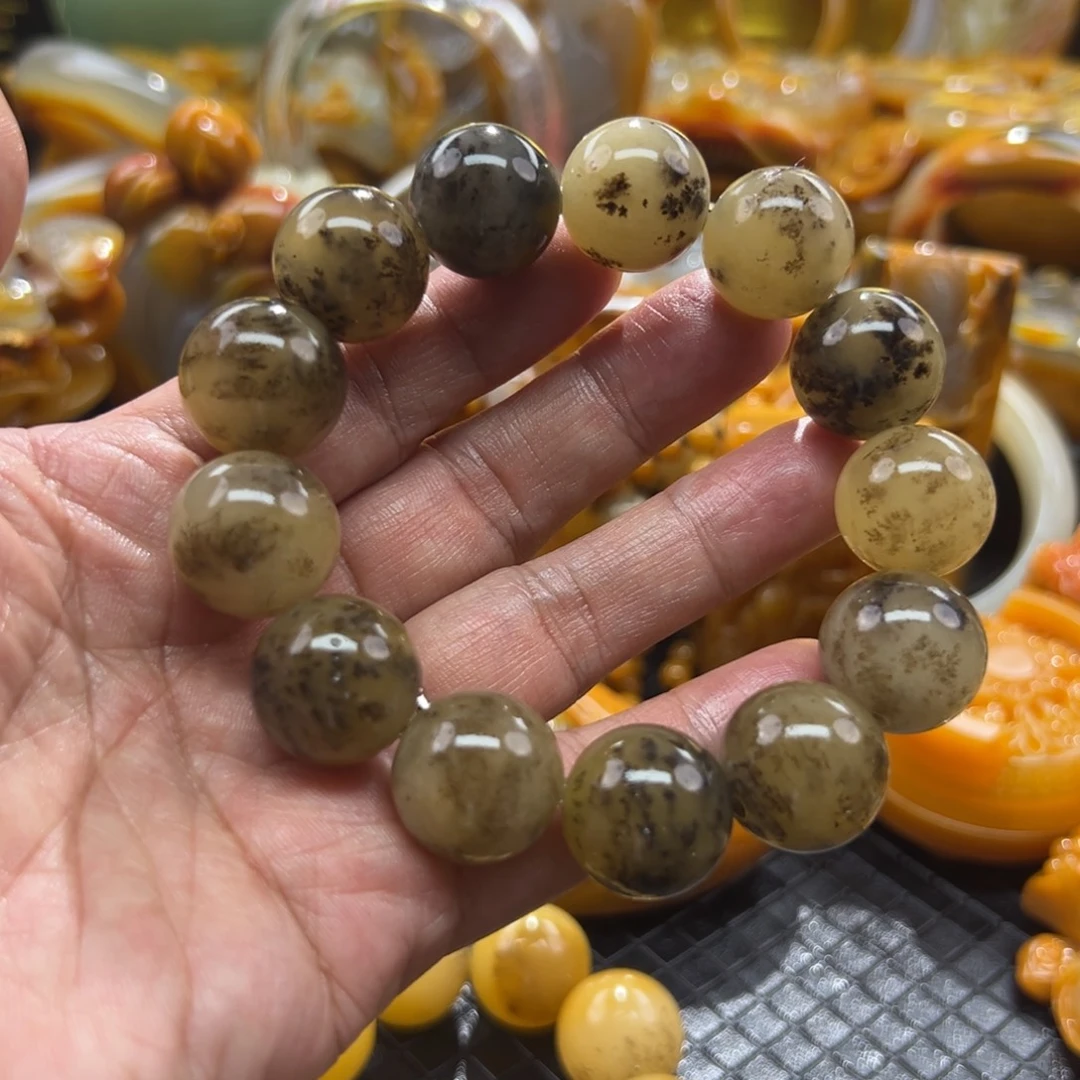 颈饰未镶嵌石英质玉