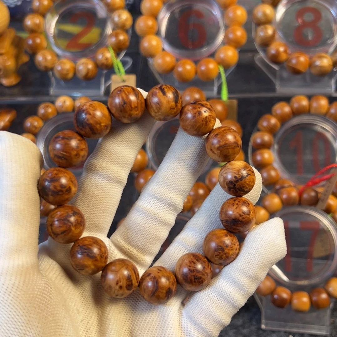 柏木农***娃太行崖柏手串微瑕