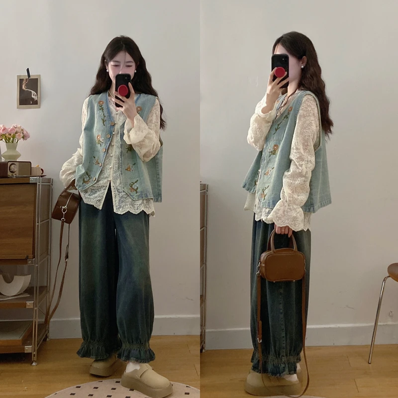 大码春夏新款胖mm设计感绣花马甲蕾丝衬衫显瘦牛仔裤洋气法式穿搭