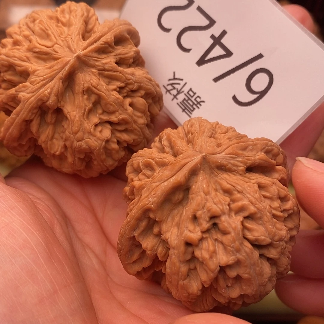 自***翔把件文玩核桃47粗筋