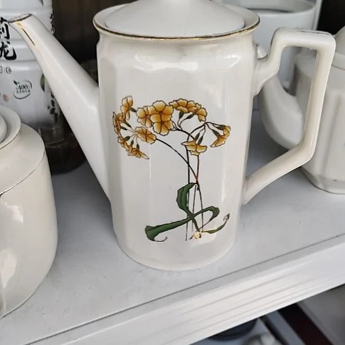 瓷片瓷器，各种摆件，瓷片，