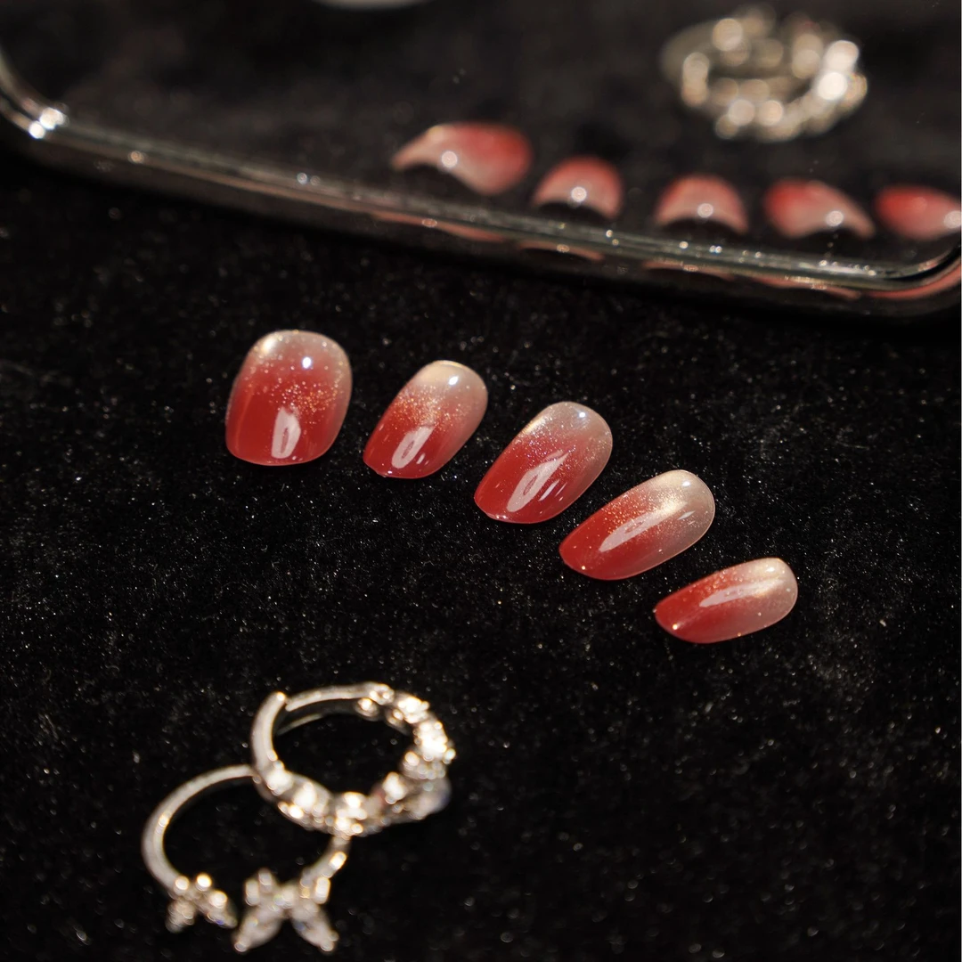 【绯红鎏金】显白纯欲手工穿戴甲秋冬季渐变猫眼鎏金时尚中长款美甲