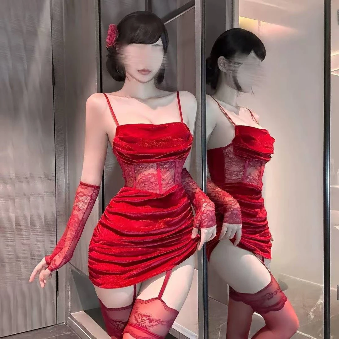 404NF丨红色辣妹褶皱收腰丝绒吊带显白显瘦包臀裙cos