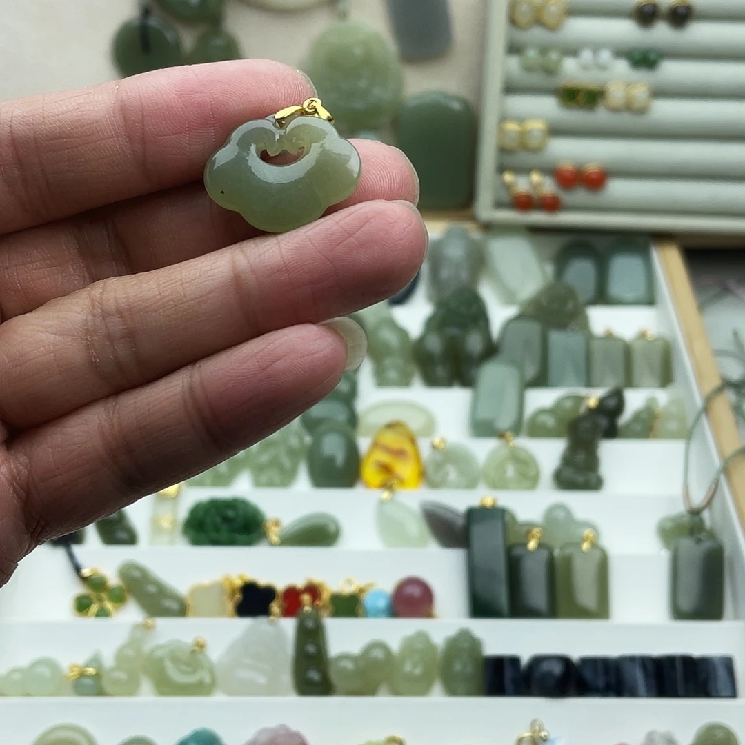 和田玉未镶嵌吊坠(不含链)