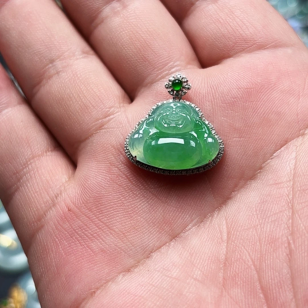 翡翠18K金镶嵌颈饰