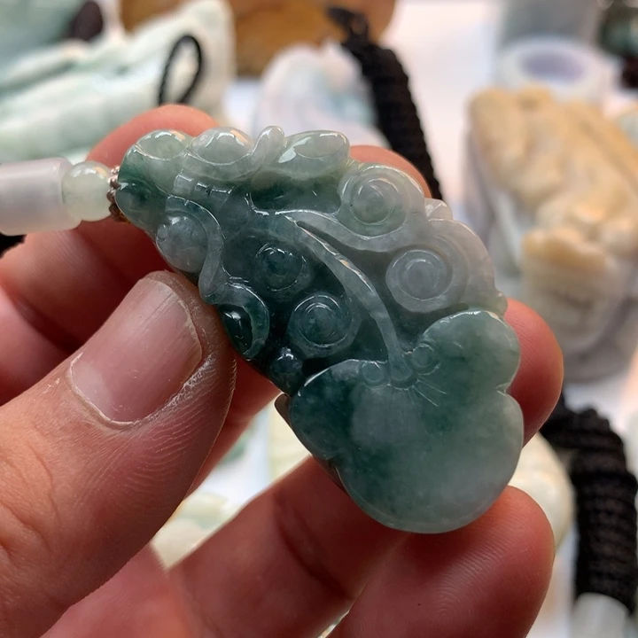 翡翠未镶嵌颈饰保真天然a货翡翠