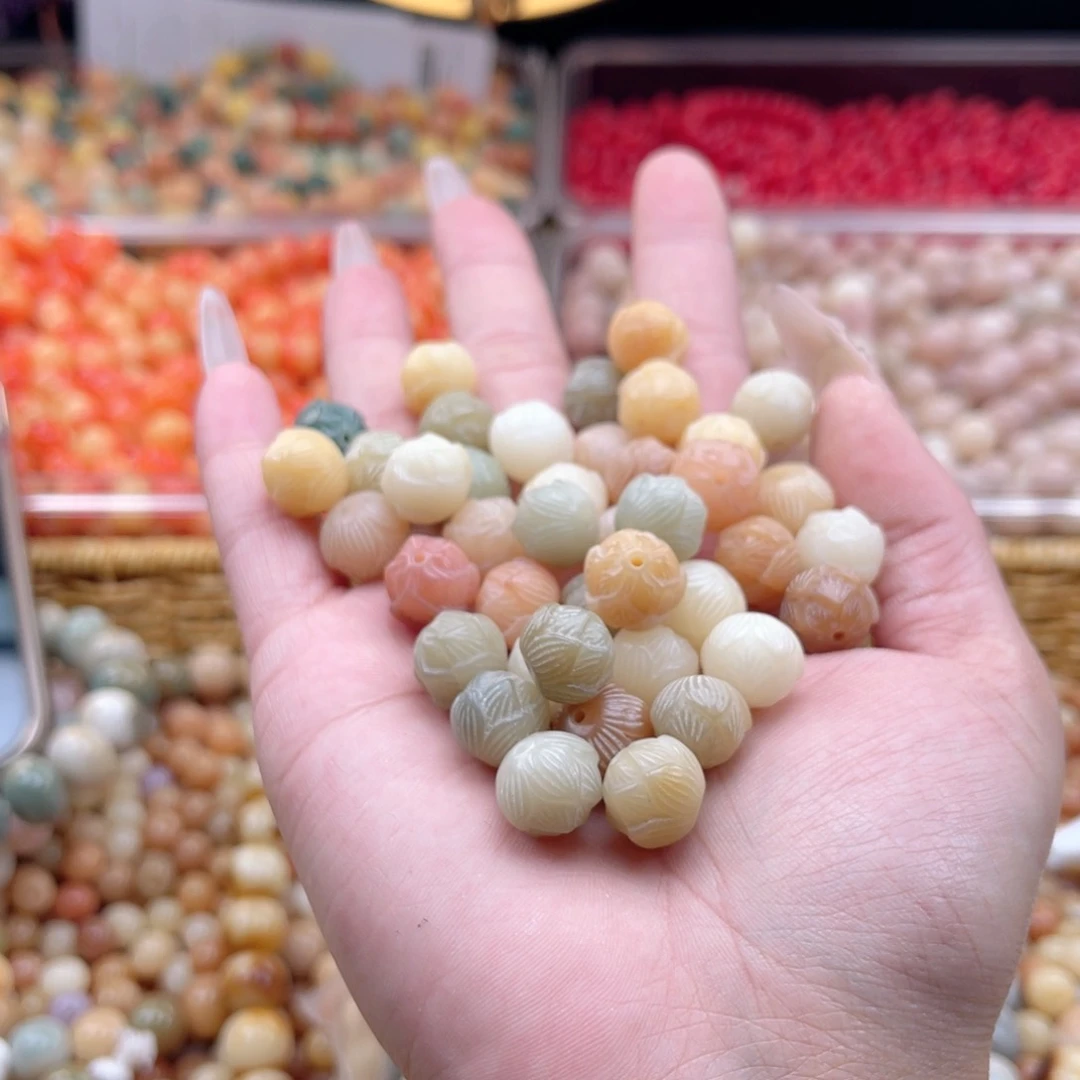 白玉菩提吊坠q12mm20颗。莲花