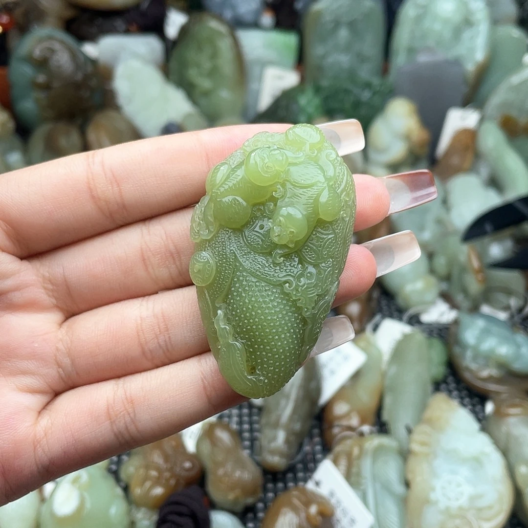 和田玉未镶嵌挂件