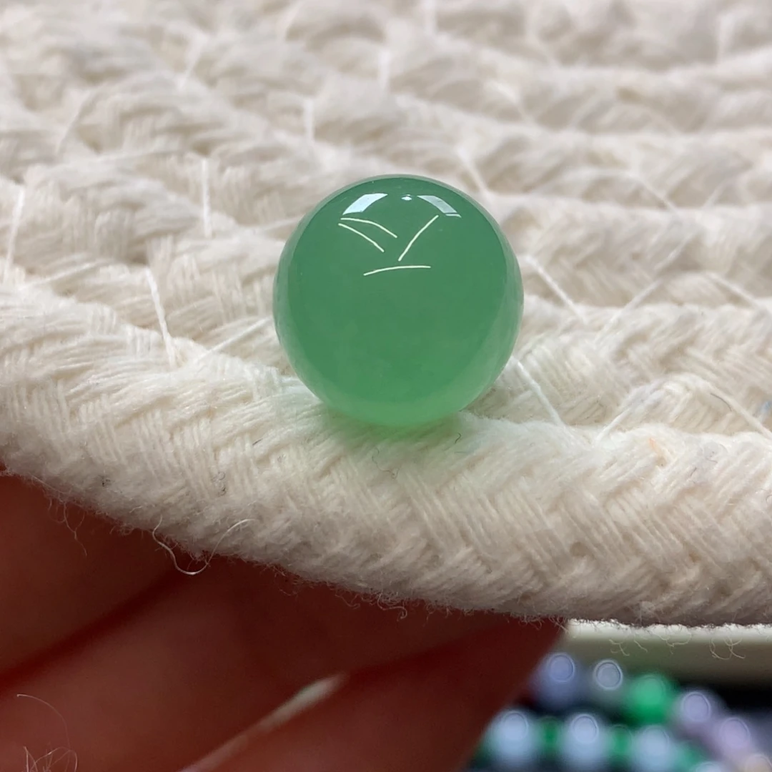 定制翡翠未镶嵌 毛货抛光定制 木那甜绿 卡12.1