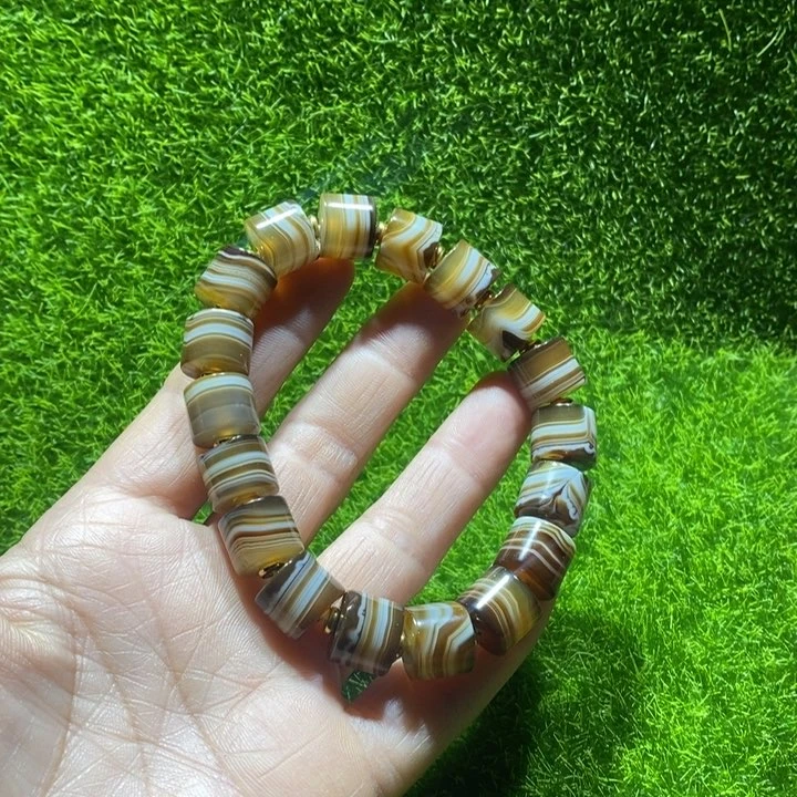 玛瑙/玉髓手串未镶嵌踏****方