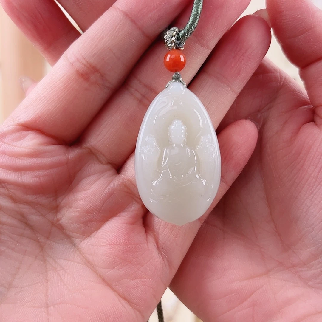 A***a和田玉未镶嵌颈饰