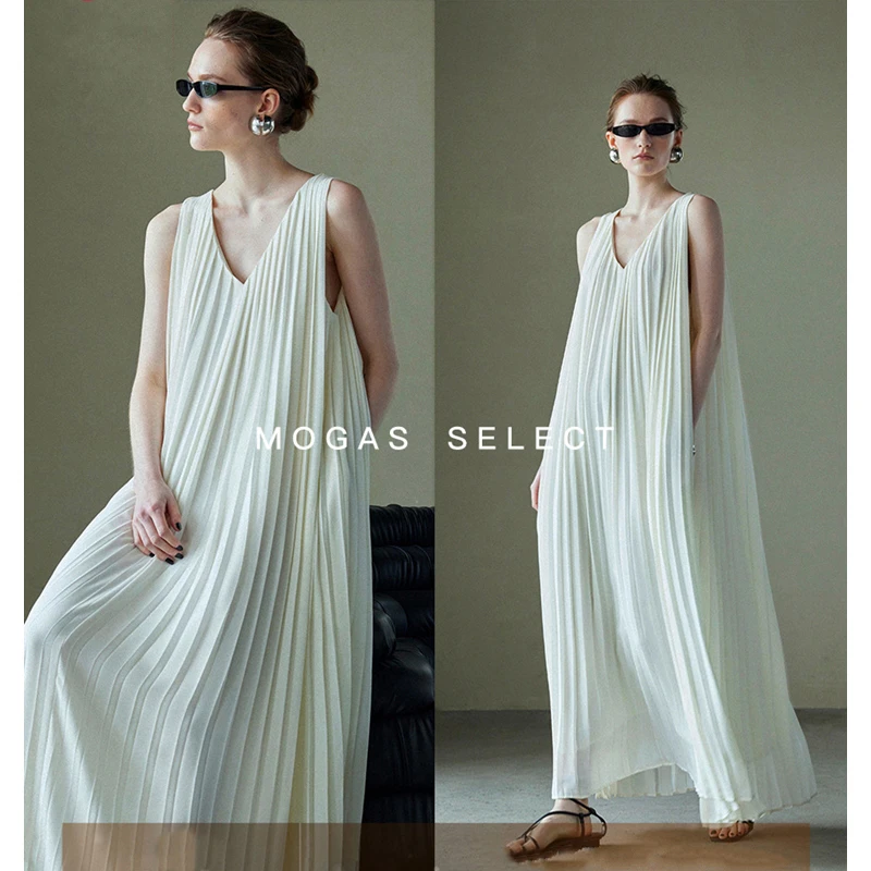 重工高定灵动百褶V领连衣裙女夏高级感轻奢宽松显瘦无袖背心长裙