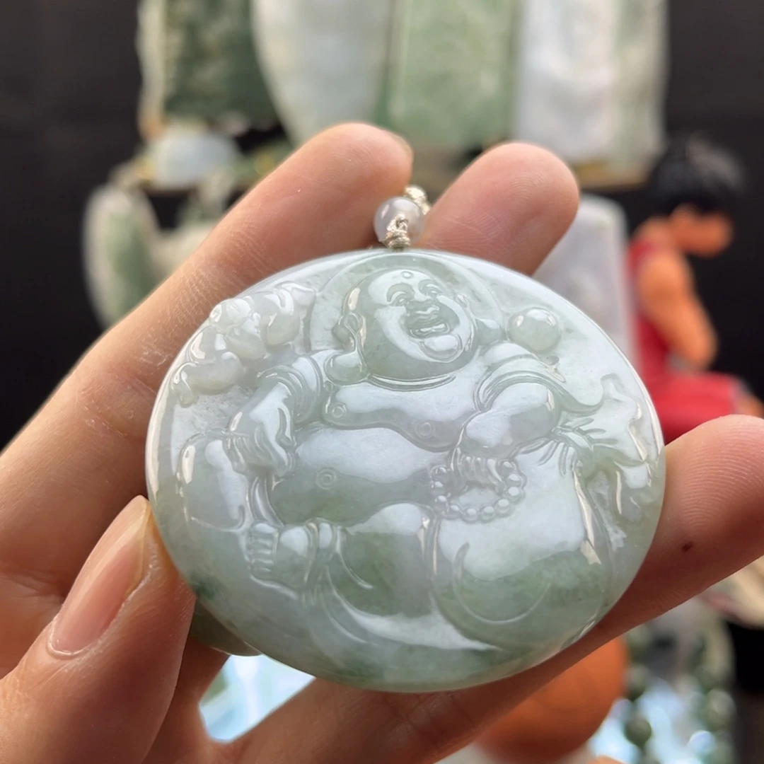 翡翠未镶嵌颈饰布袋佛