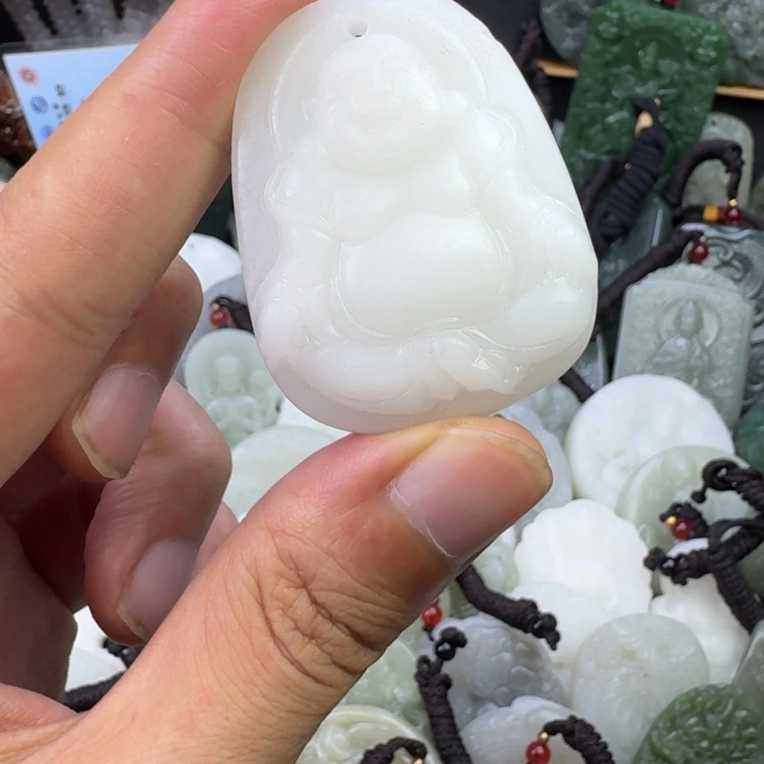 颈饰未镶嵌和田玉