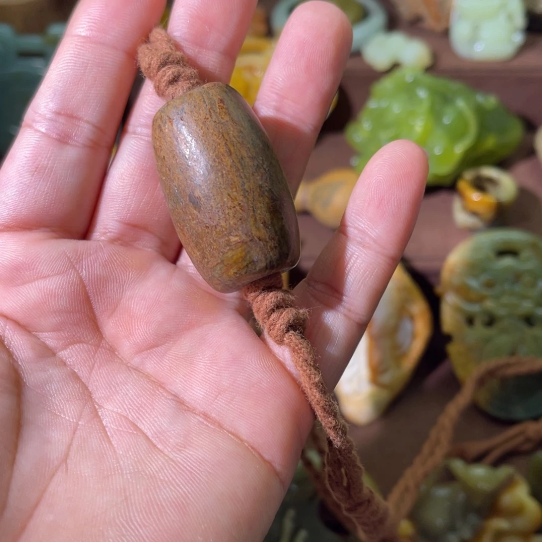 未镶嵌蛇纹石玉颈饰
