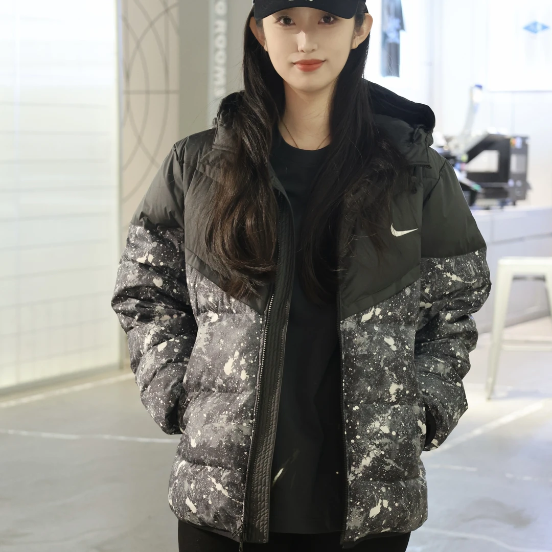 NIKE/耐克男子防风拒水短款印花时尚休闲连帽羽绒服HQ4184010