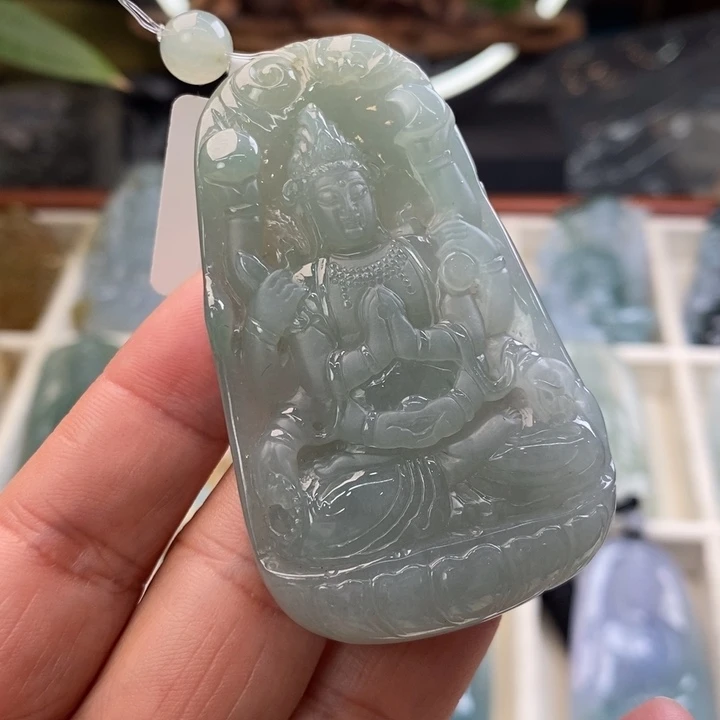 翡翠颈饰未镶嵌一**过翡翠