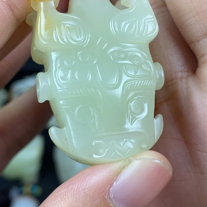 未镶嵌和田玉挂件曹*