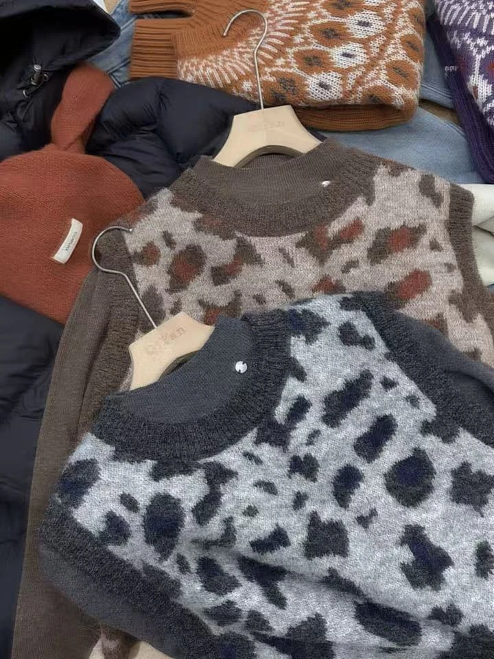 七言家巨好看！ins穿搭#慵懒风复古豹纹针织背心马甲@