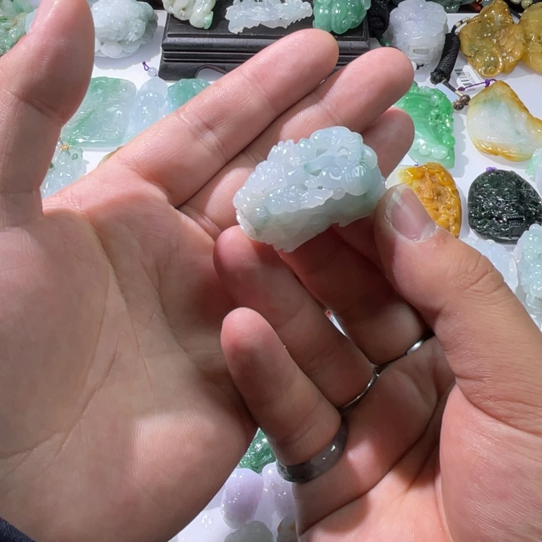 翡翠颈饰未镶嵌天然