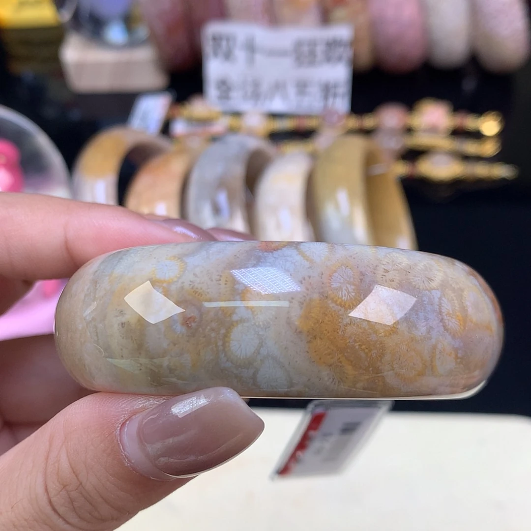 【闪购商品】颈饰未镶嵌硅化珊瑚（珊瑚玉）福利手镯53.3（39号）