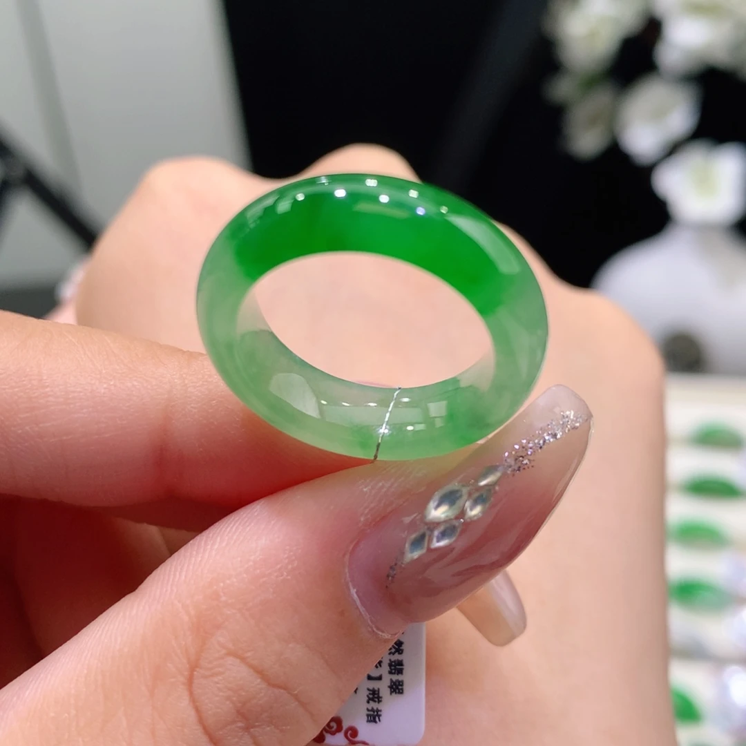 翡翠未镶嵌戒指翡翠