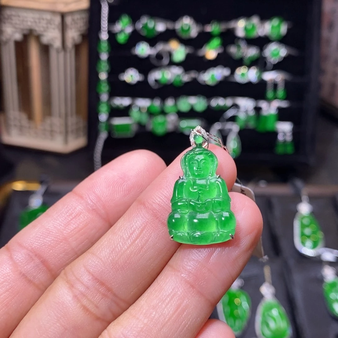 颈饰18K金镶嵌翡翠观音吊坠