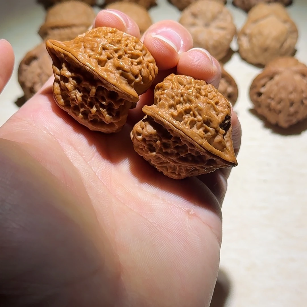 吊坠文玩核桃野生赤龙