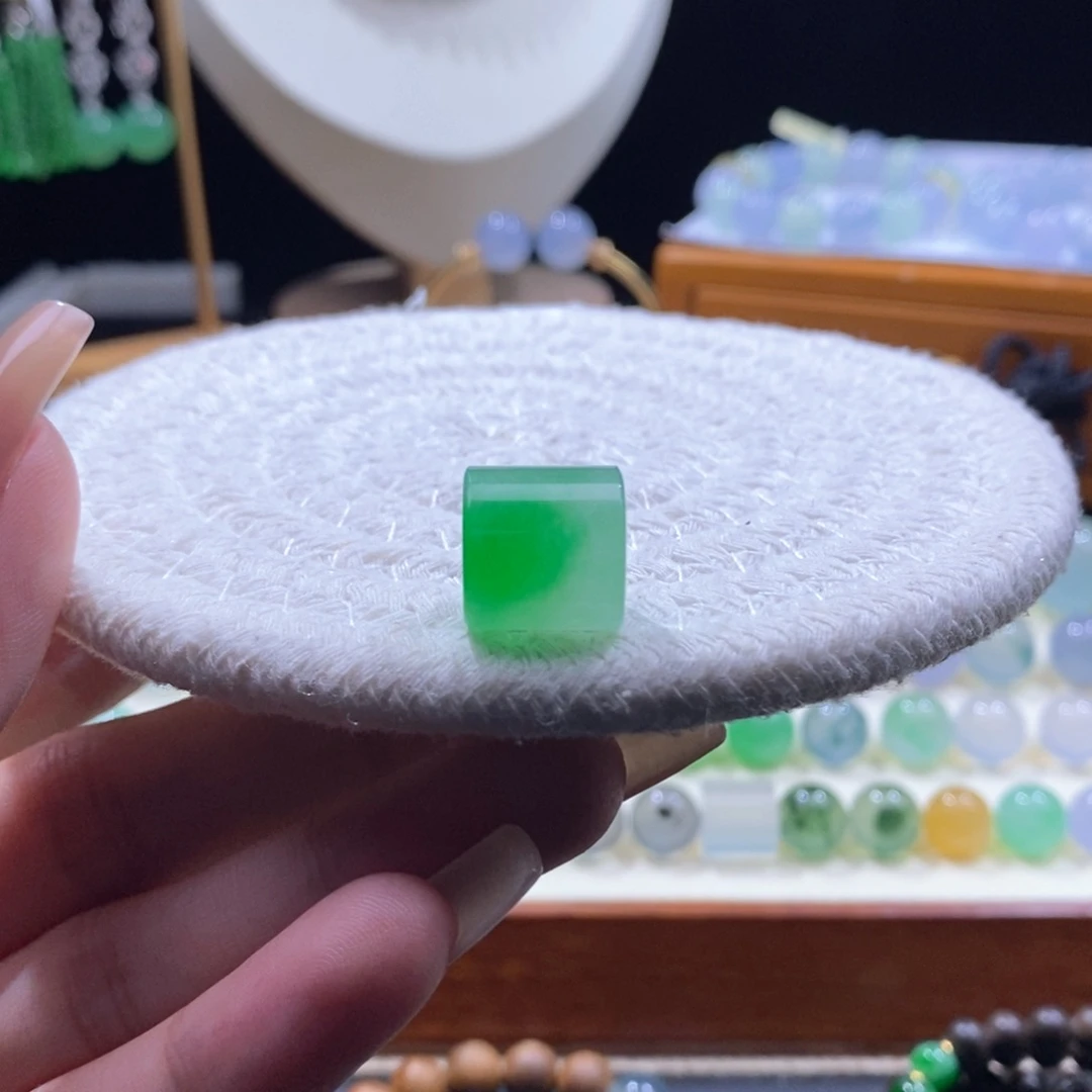 翡翠未镶嵌颈饰冰阳绿桶珠