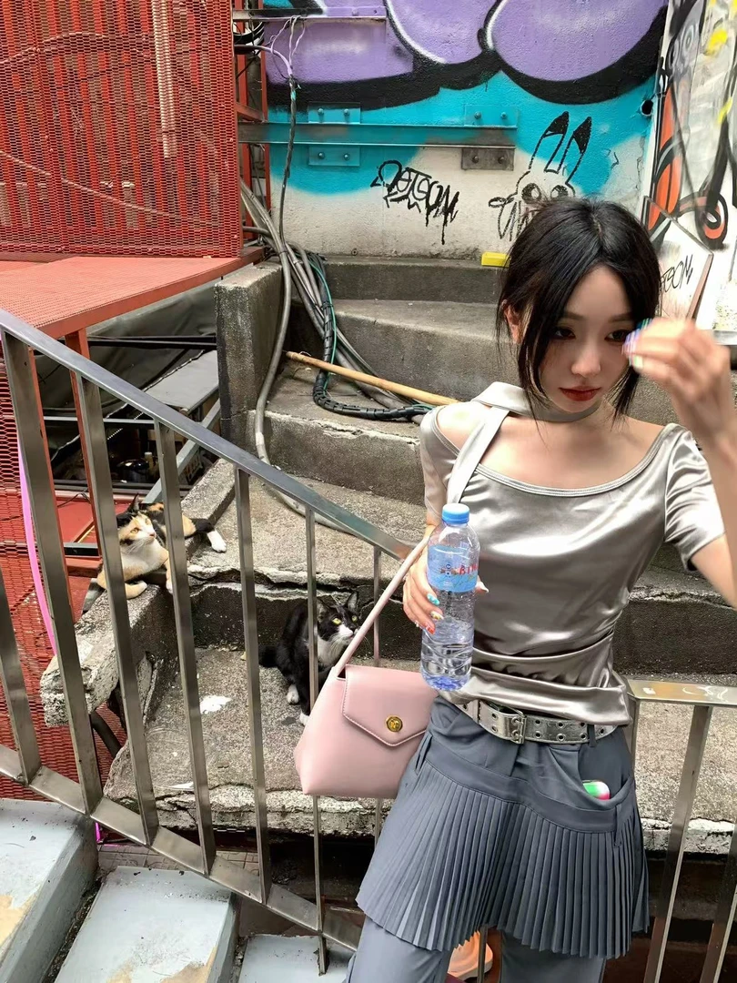 A25-2银灰色“飘带”短袖（瑕疵）