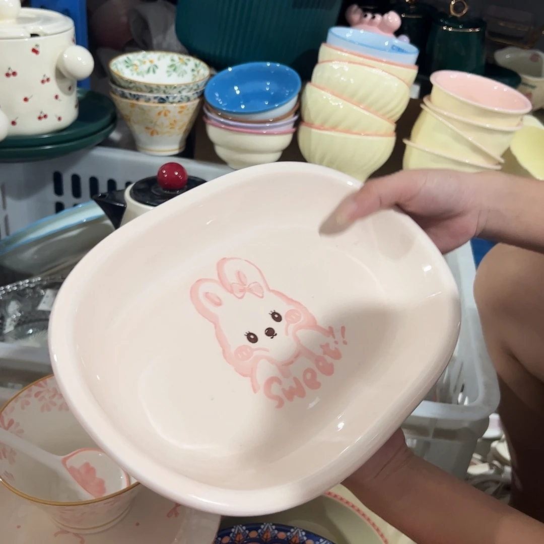 瓷片粉色兔子鱼盘一个