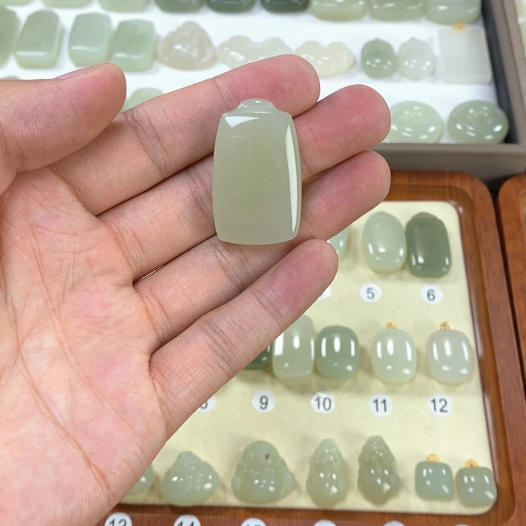 和田玉未镶嵌颈饰行***量