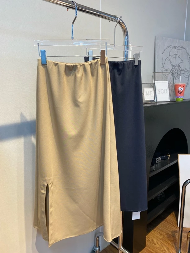 【诺拉】腰部褶皱侧开叉两色半身裙QH10327裙子