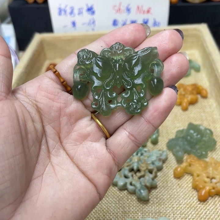 百****蛇纹石玉合金颈饰