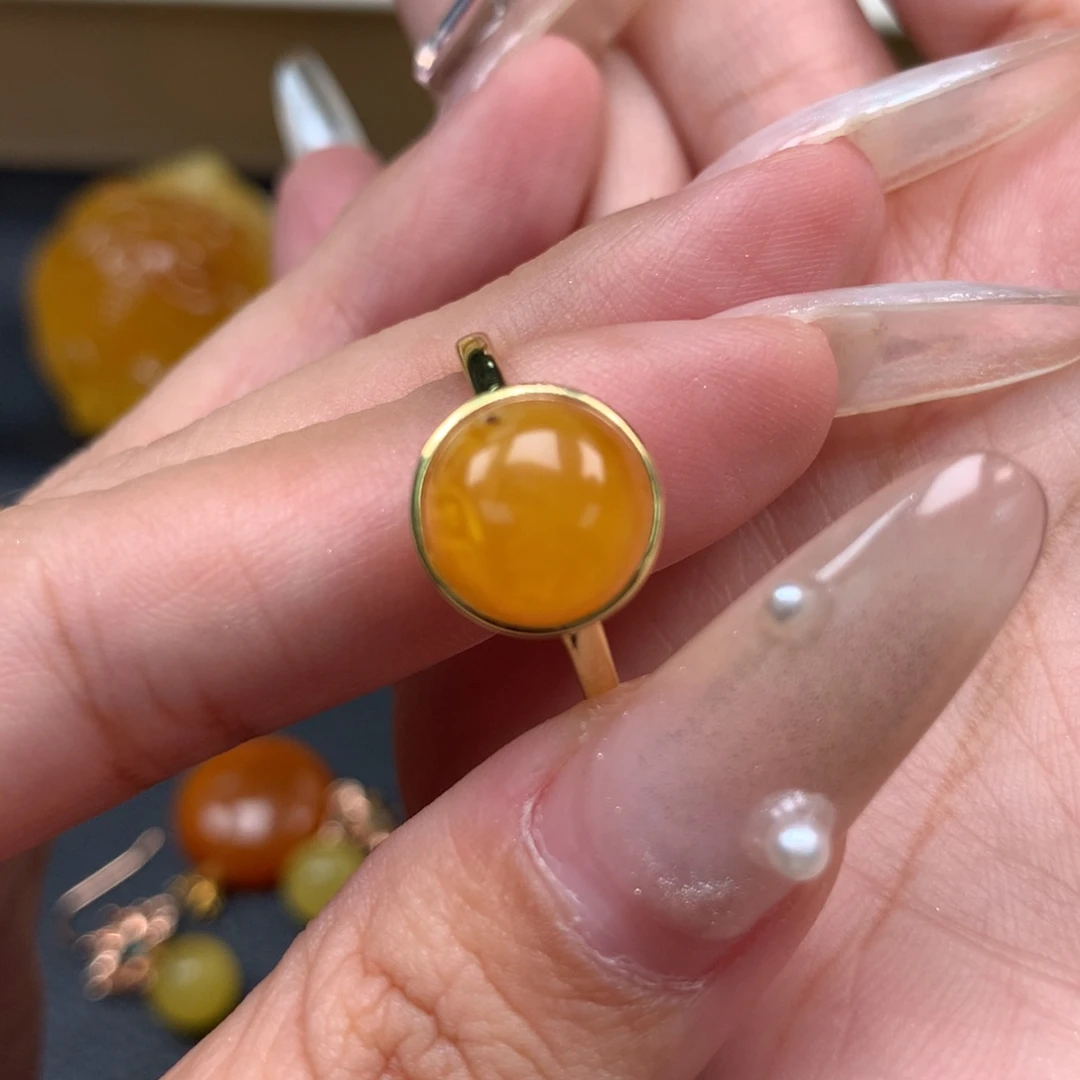 未镶嵌琥珀戒指琥珀