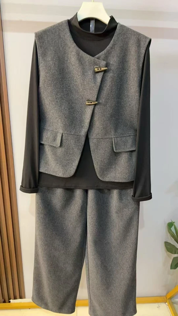 早秋新款欧货气质牛角口轻奢马甲+长裤  二件套