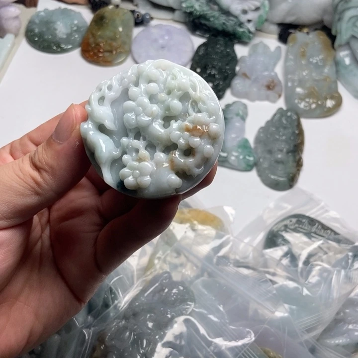 翡翠未镶嵌颈饰鹿牌20
