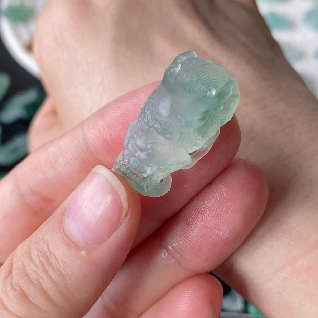定制翡翠未镶嵌龙头