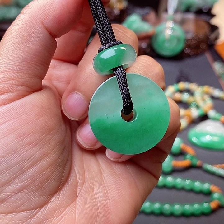 貔***貅未镶嵌挂件石英质玉（非洲翠）